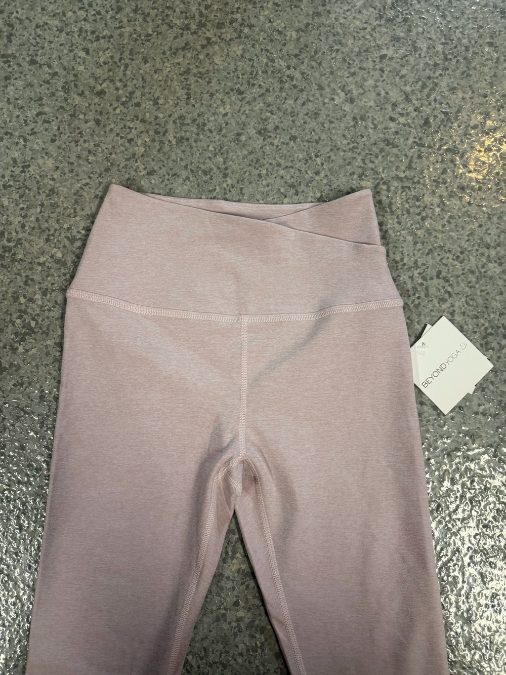 NWT Beyond Yoga At Your Leisure Leggings - Blush Bloom - Medium - Picture 3 of 7